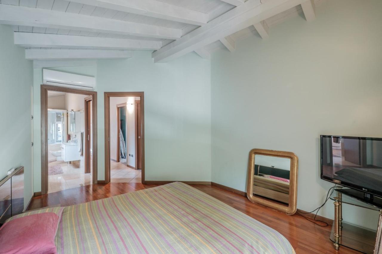 Casa Dana Lägenhet Sale Marasino Exteriör bild