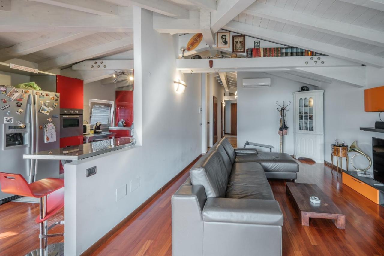 Casa Dana Lägenhet Sale Marasino Exteriör bild